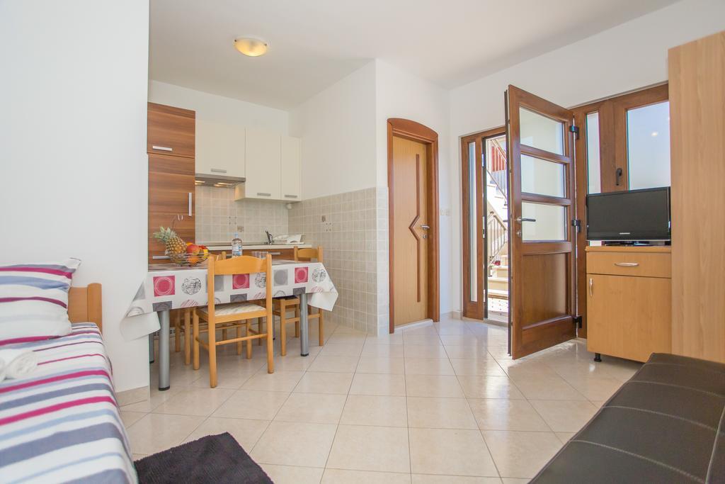 Punta B Ξενοδοχείο Πόρετς Εξωτερικό φωτογραφία